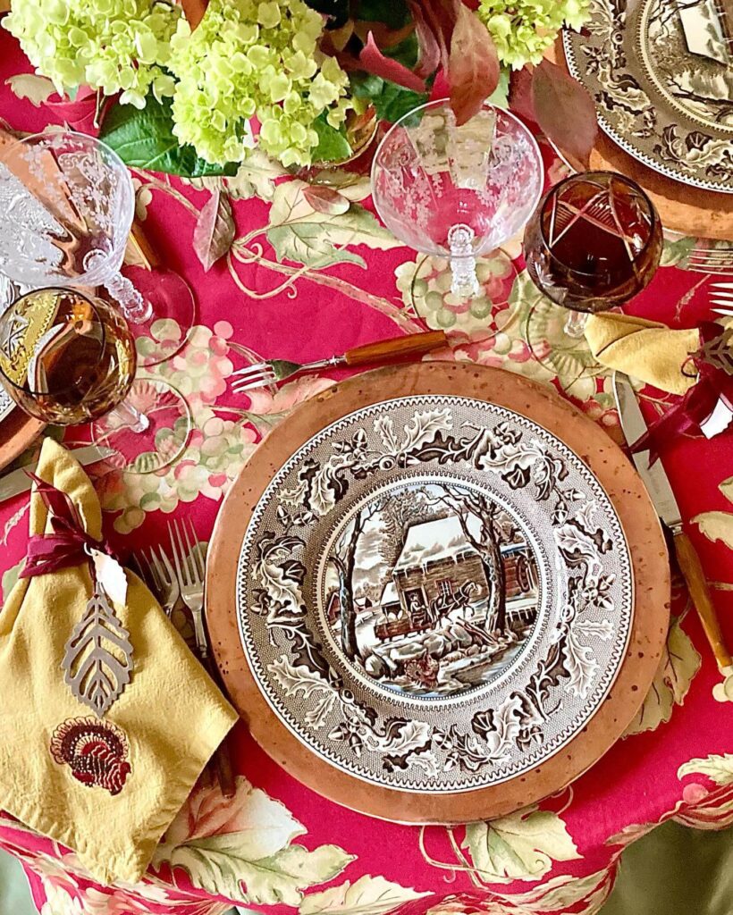 Thanksgiving Tablescapes for a Stunning Holiday Table 1