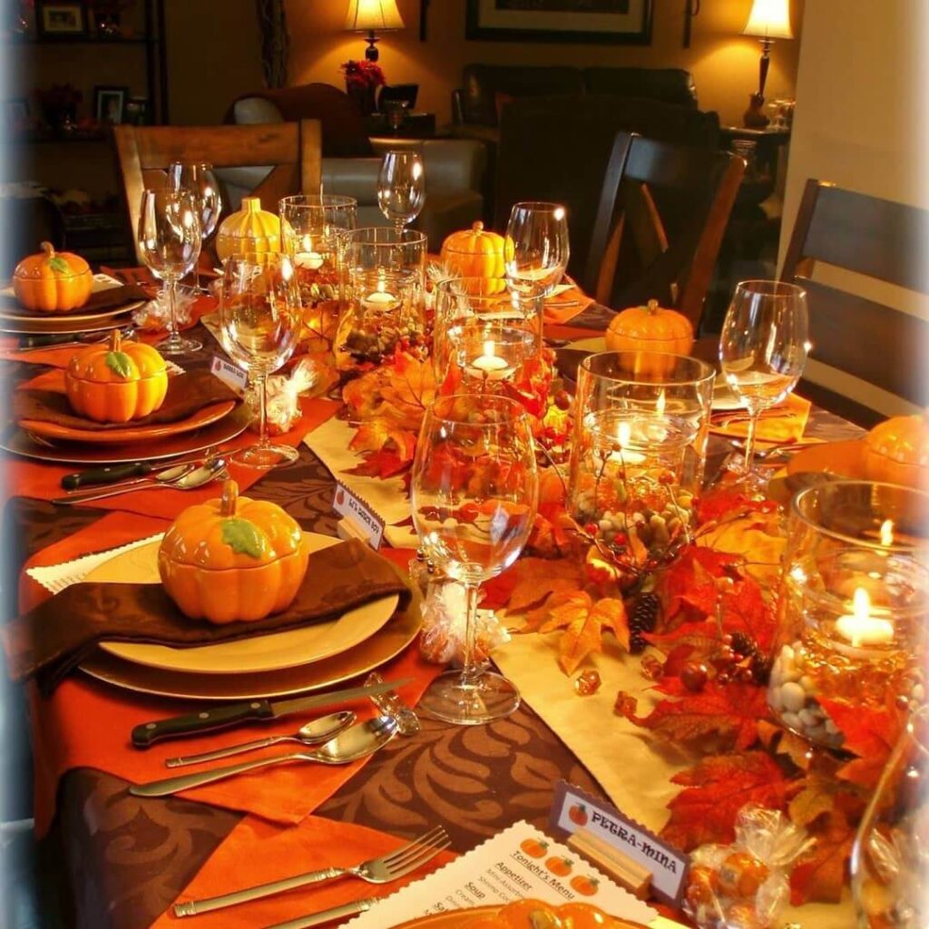 Thanksgiving Tablescapes for a Stunning Holiday Table 10