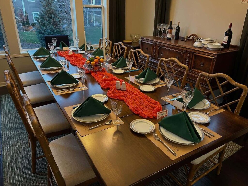 Thanksgiving Tablescapes for a Stunning Holiday Table 11