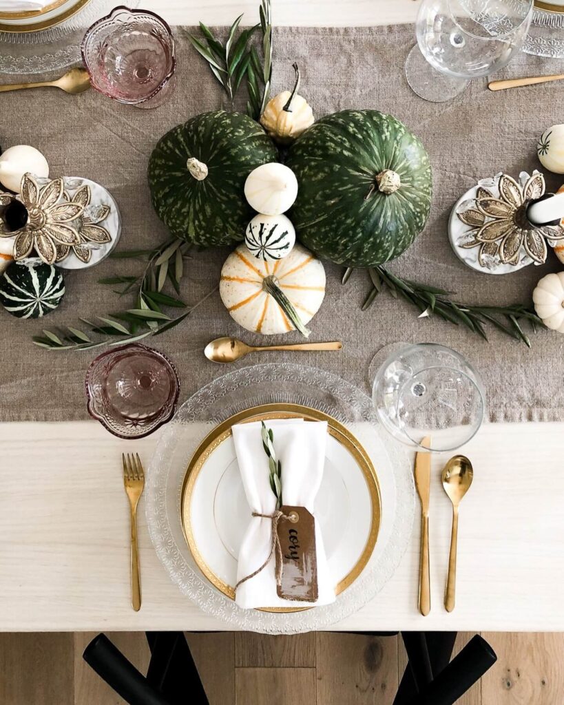 Thanksgiving Tablescapes for a Stunning Holiday Table 12