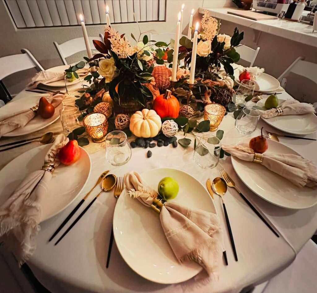 Thanksgiving Tablescapes for a Stunning Holiday Table 14