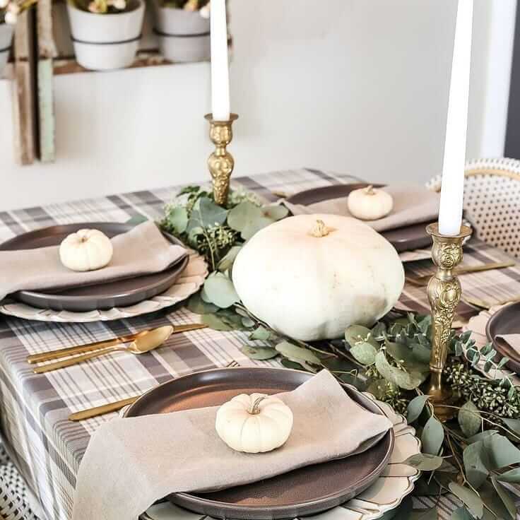 Thanksgiving Tablescapes for a Stunning Holiday Table 17