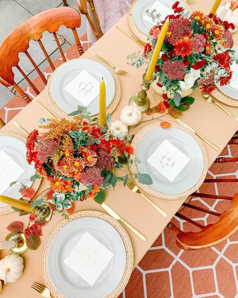 Thanksgiving Tablescapes for a Stunning Holiday Table 30