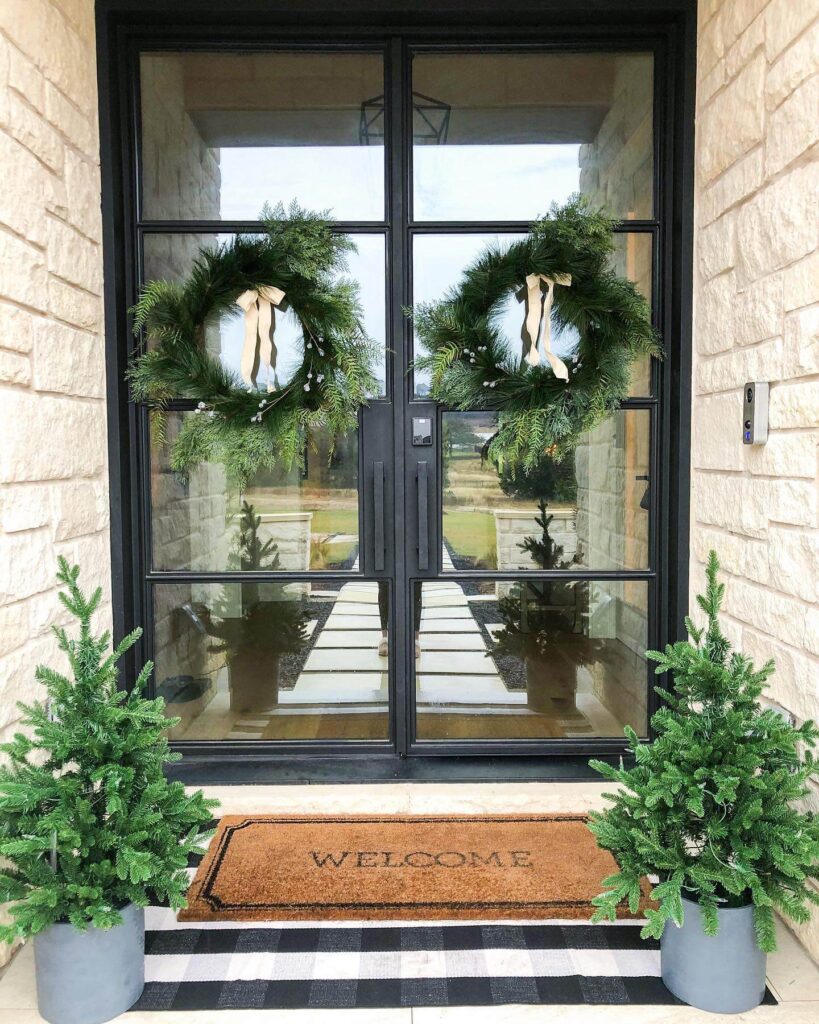 Christmas Entryway Ideas to Welcome Guests 1