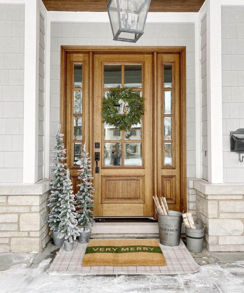 Front Porch Christmas Decor Ideas to Try Now 1