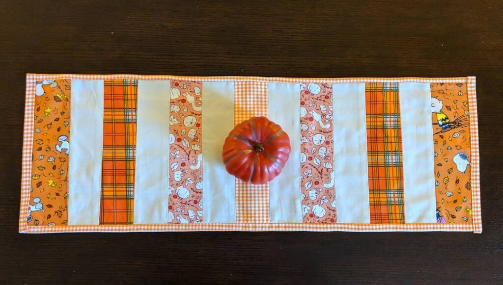 Thanksgiving Table Runner Ideas & Inspiration 10