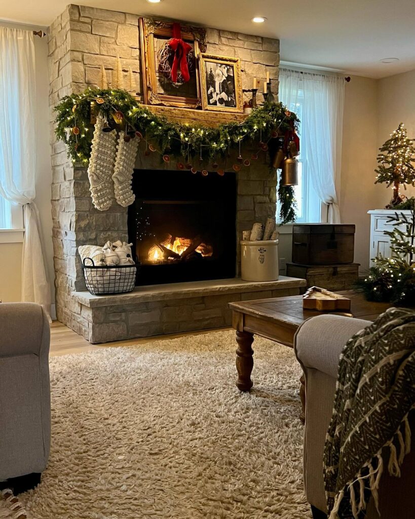 Farmhouse Christmas Decor Ideas You’ll Love 10