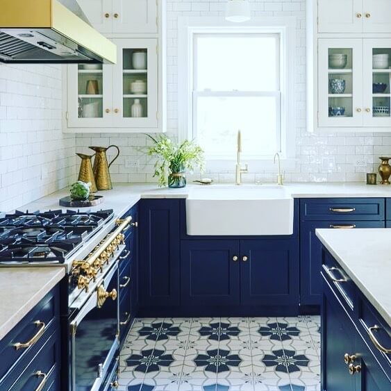 Two-Tone Kitchen Cabinet Ideas to Try Now 10