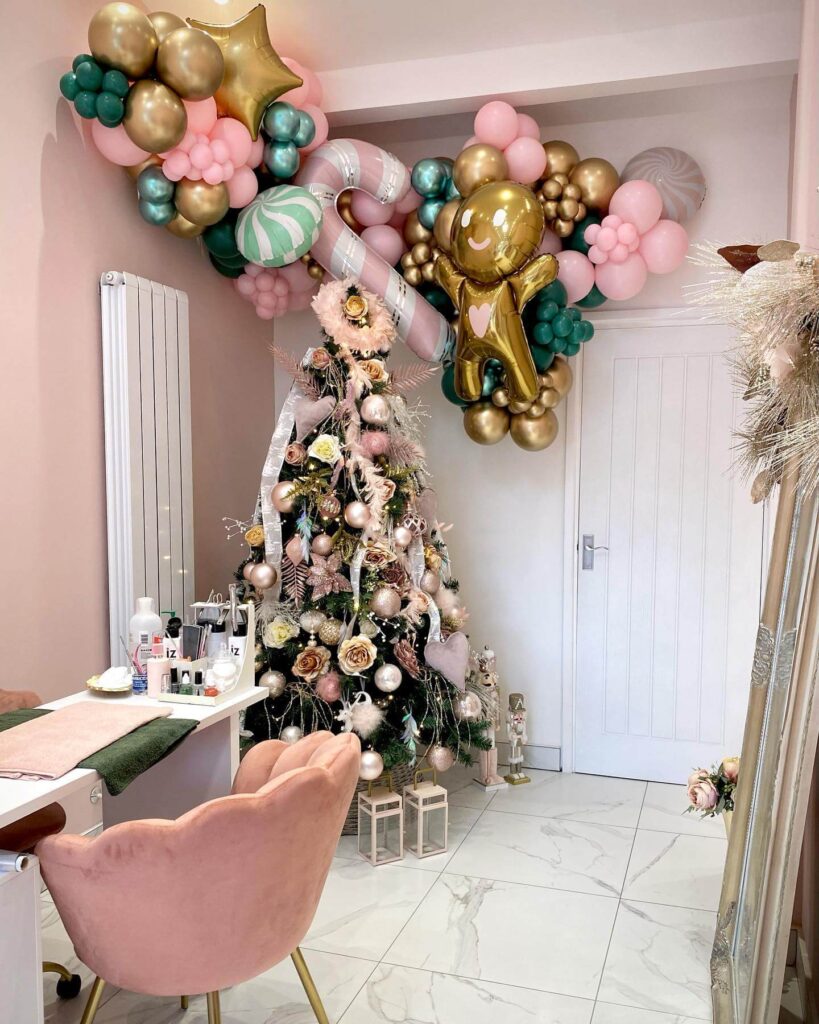 Pink Christmas Decor Ideas You’ll Love 10