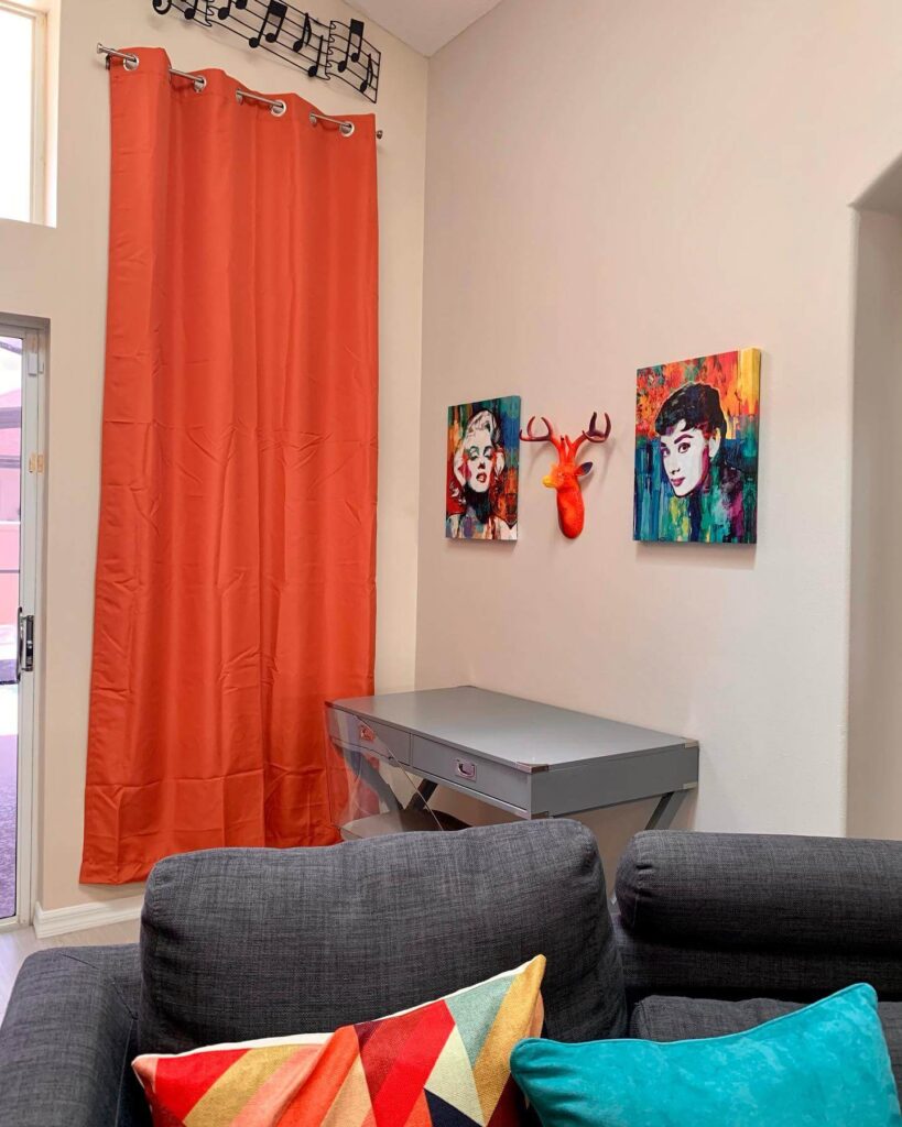 Curtain Color Ideas to Refresh Any Room 11