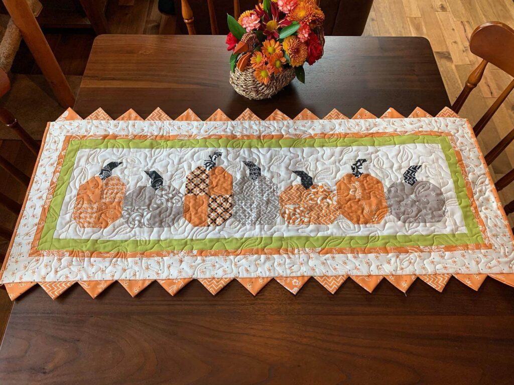 Thanksgiving Table Runner Ideas & Inspiration 11