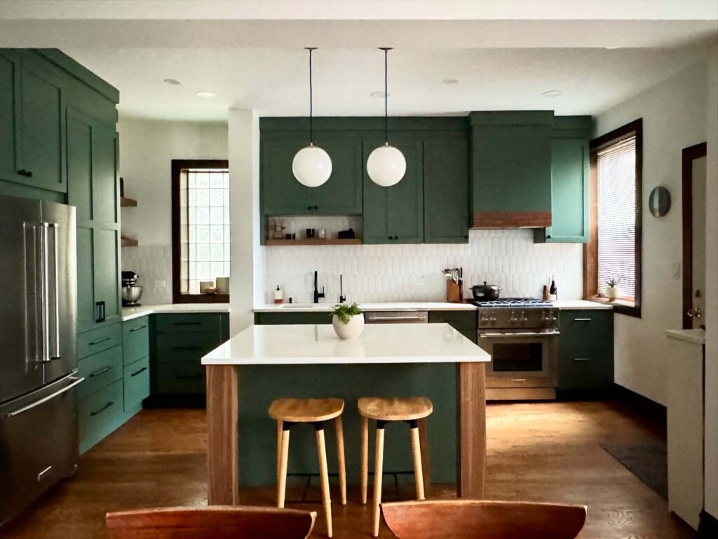 Trending Kitchen Cabinet Colors to Try Now 11