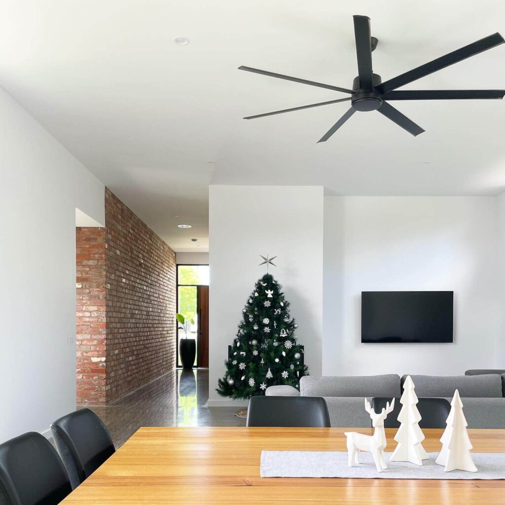 Minimalist Christmas Decor Ideas for a Calm Holiday 11