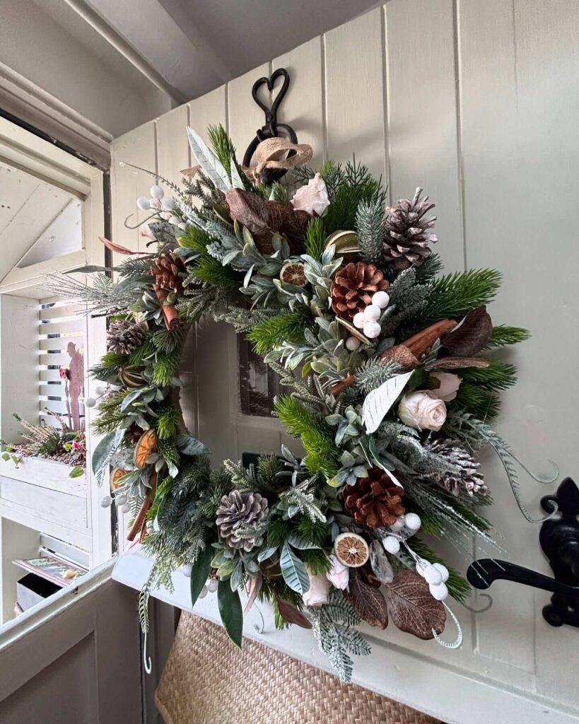 Farmhouse Christmas Decor Ideas You’ll Love 12