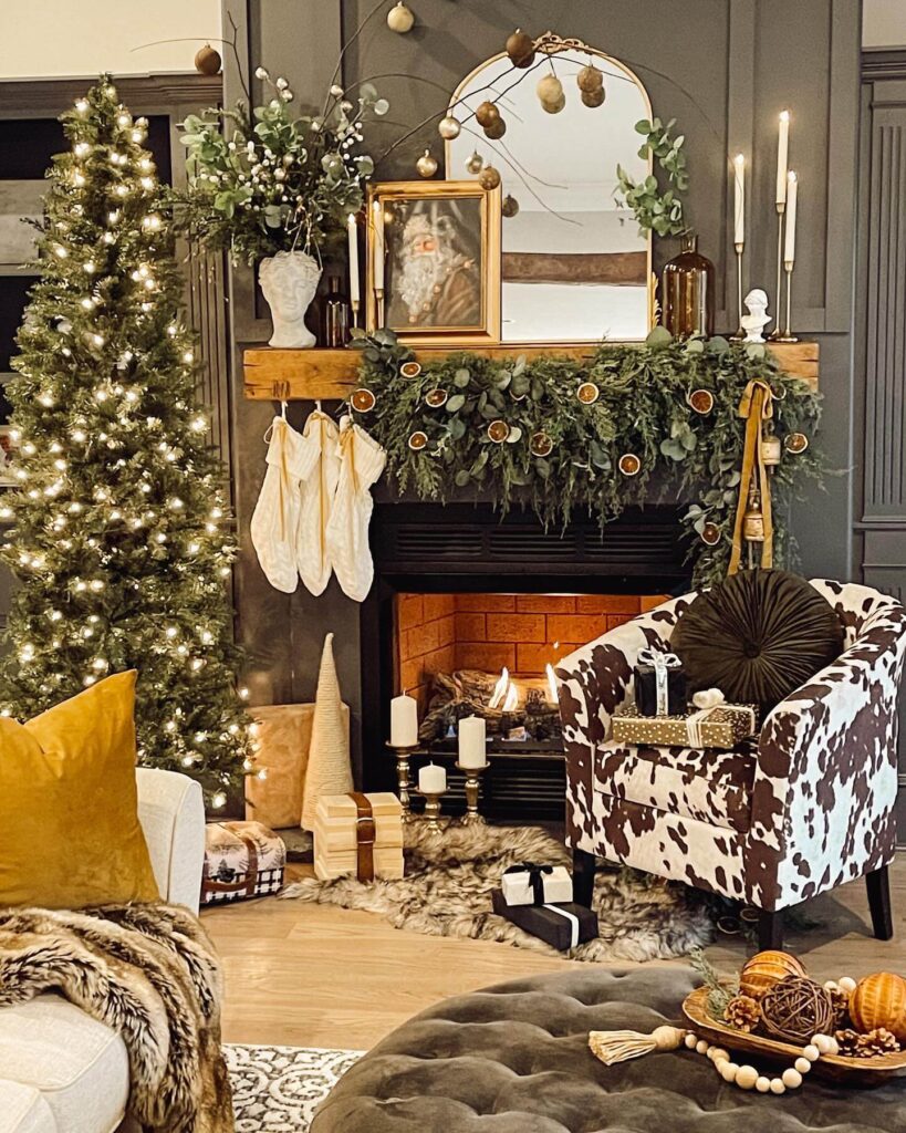 Christmas Mantel Decor Ideas to Try This Year 12