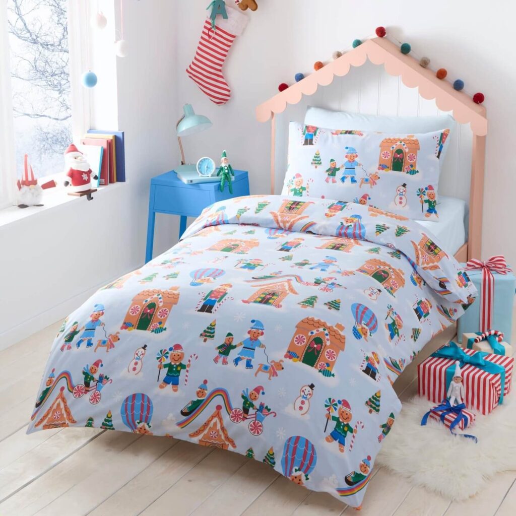 Christmas Bedding Ideas for a Festive Bedroom 12