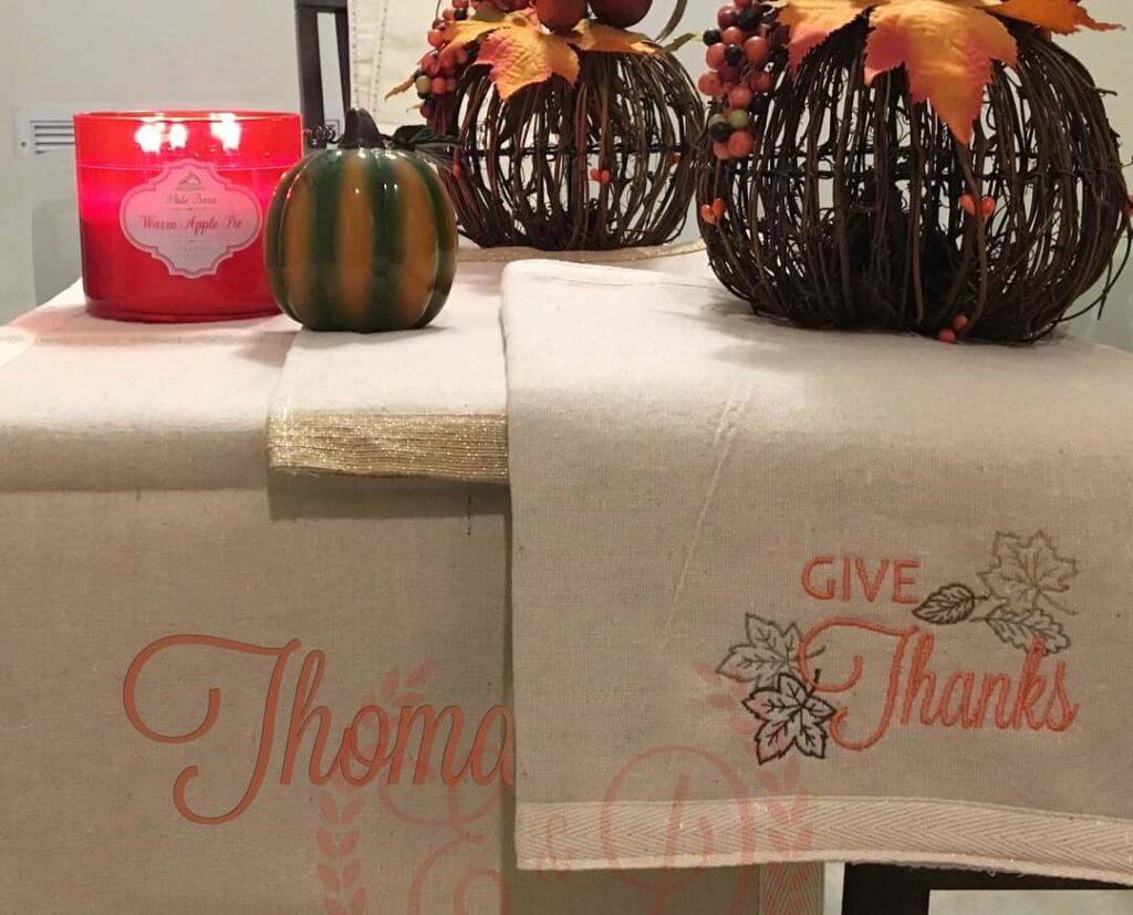 Thanksgiving Table Runner Ideas & Inspiration 12
