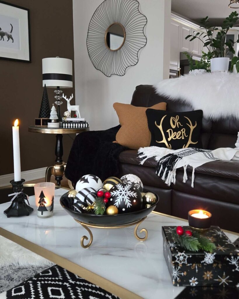 Small Space Christmas Decorating Ideas That Pop 14
