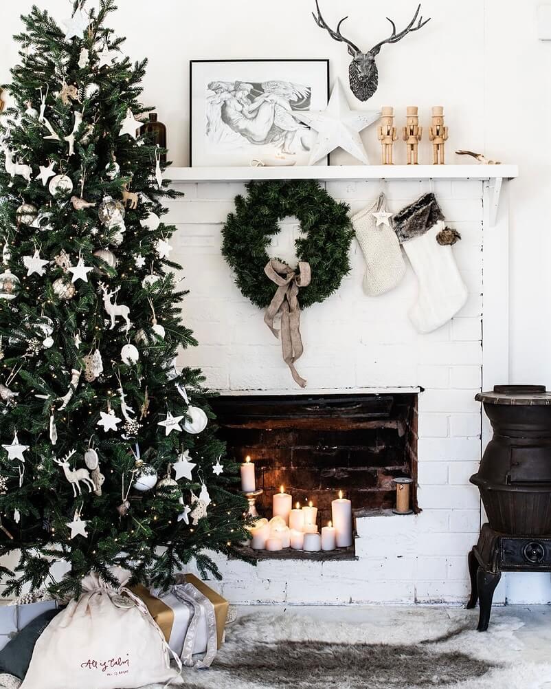 Farmhouse Christmas Decor Ideas You’ll Love 14