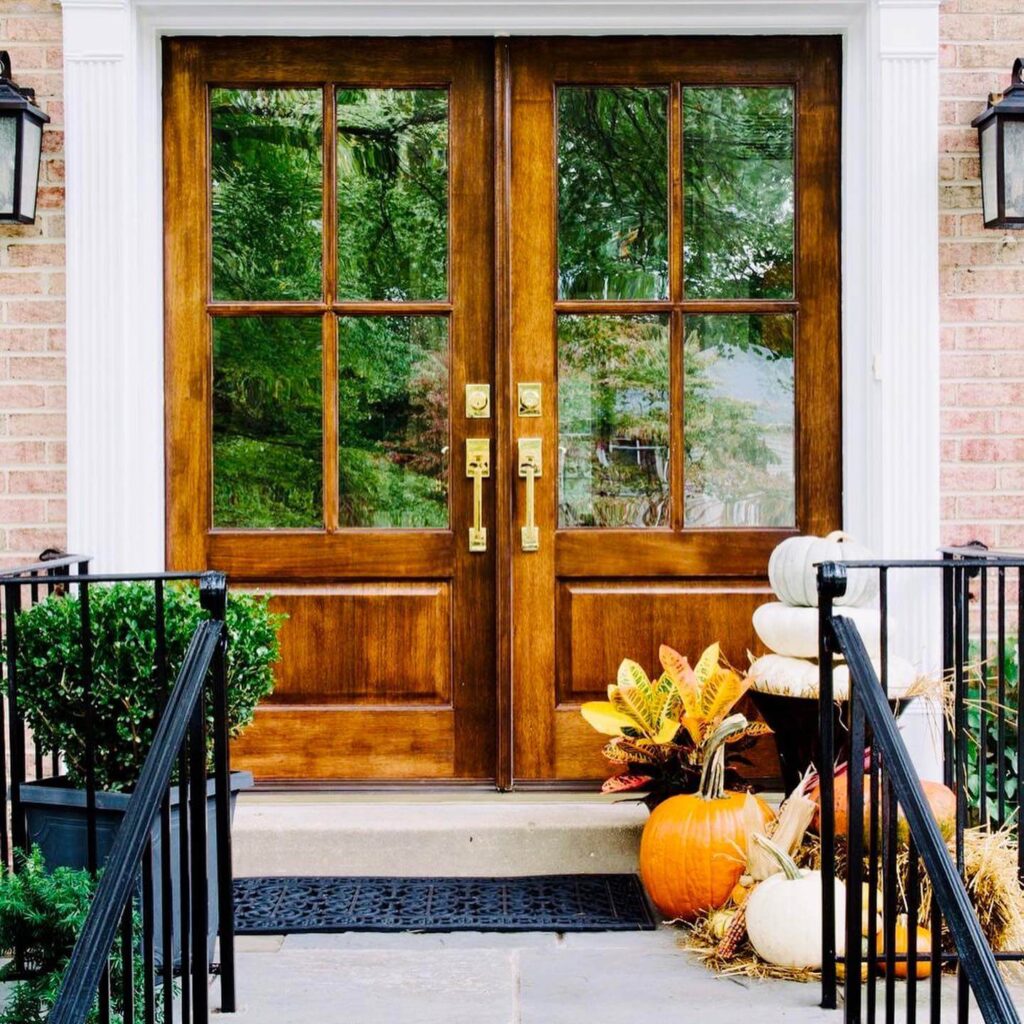 Thanksgiving Porch Decor Ideas to Welcome Fall 14