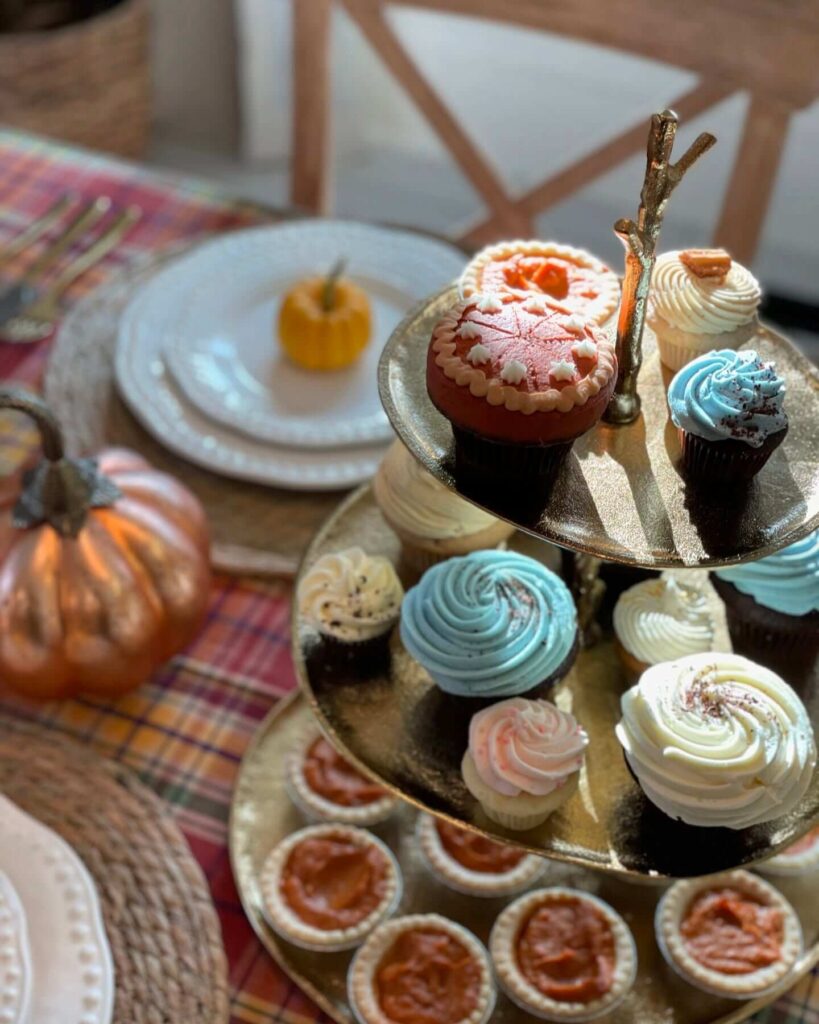 Thanksgiving Table Ideas to Inspire You 15