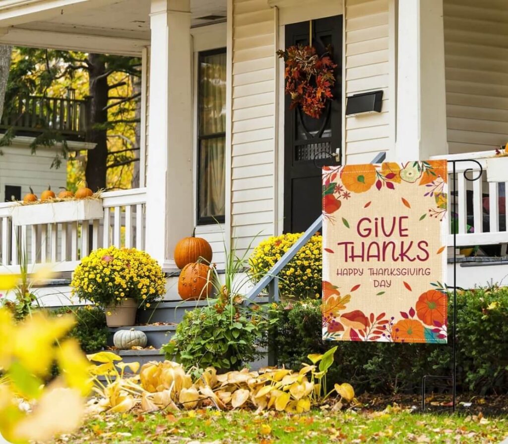 Christmas Yard Decor Ideas That Shine Bright 15