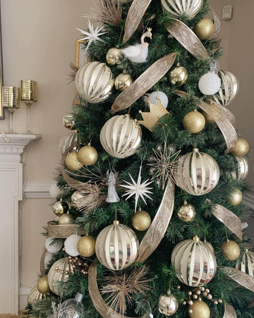 Christmas Tree Decor Ideas for Every Style 15