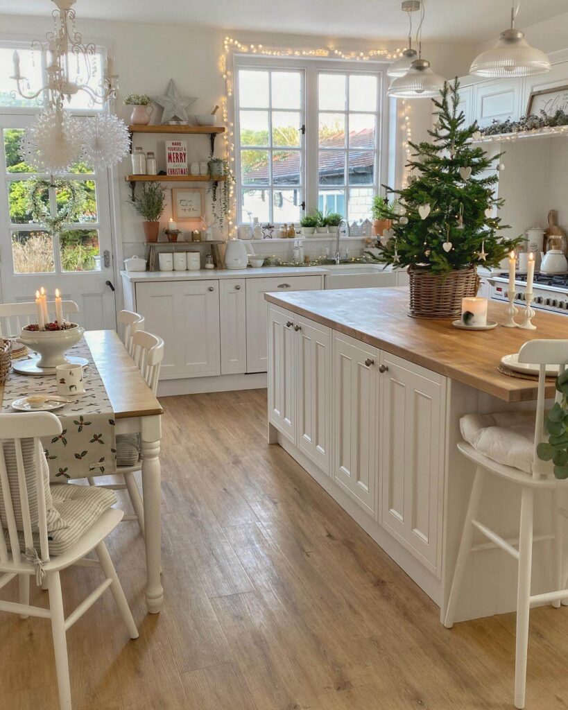 Christmas Kitchen Decor Ideas to Try Now 16