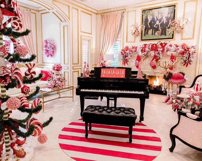 Pink Christmas Decor Ideas You’ll Love 16