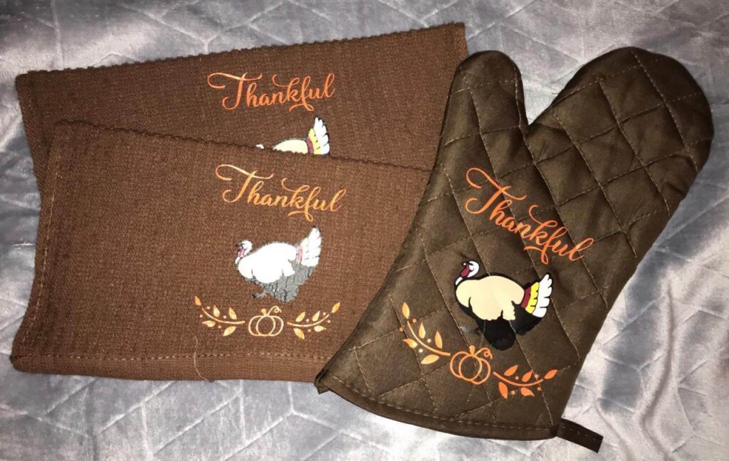 Thanksgiving Kitchen Decor Ideas to Try Now 16