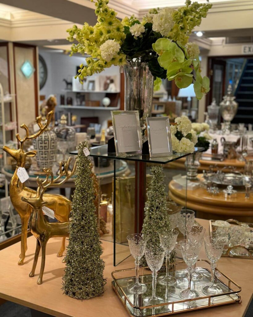 Glam Christmas Decor Ideas for a Luxe Look 16