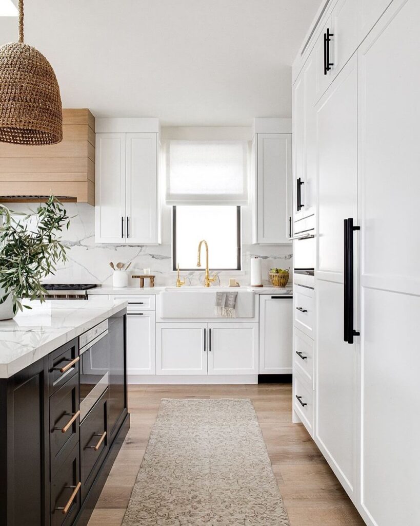 Trending Kitchen Cabinet Colors to Try Now 16