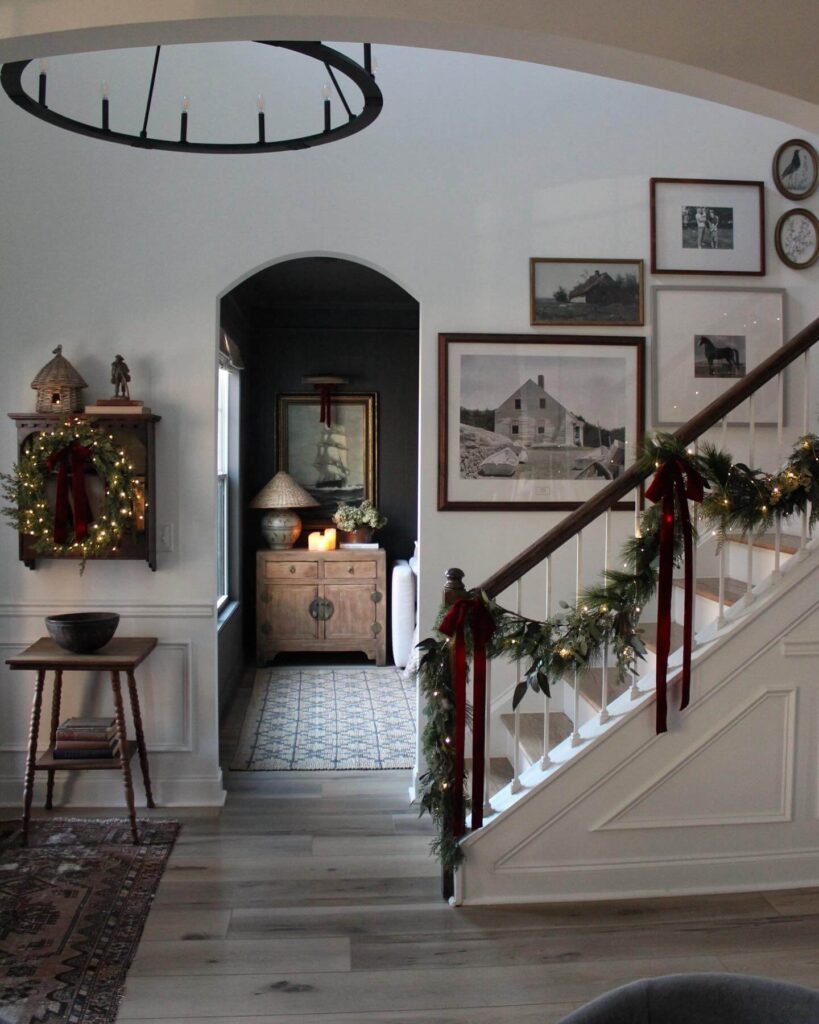 Entryway Ideas to Welcome in Style 16