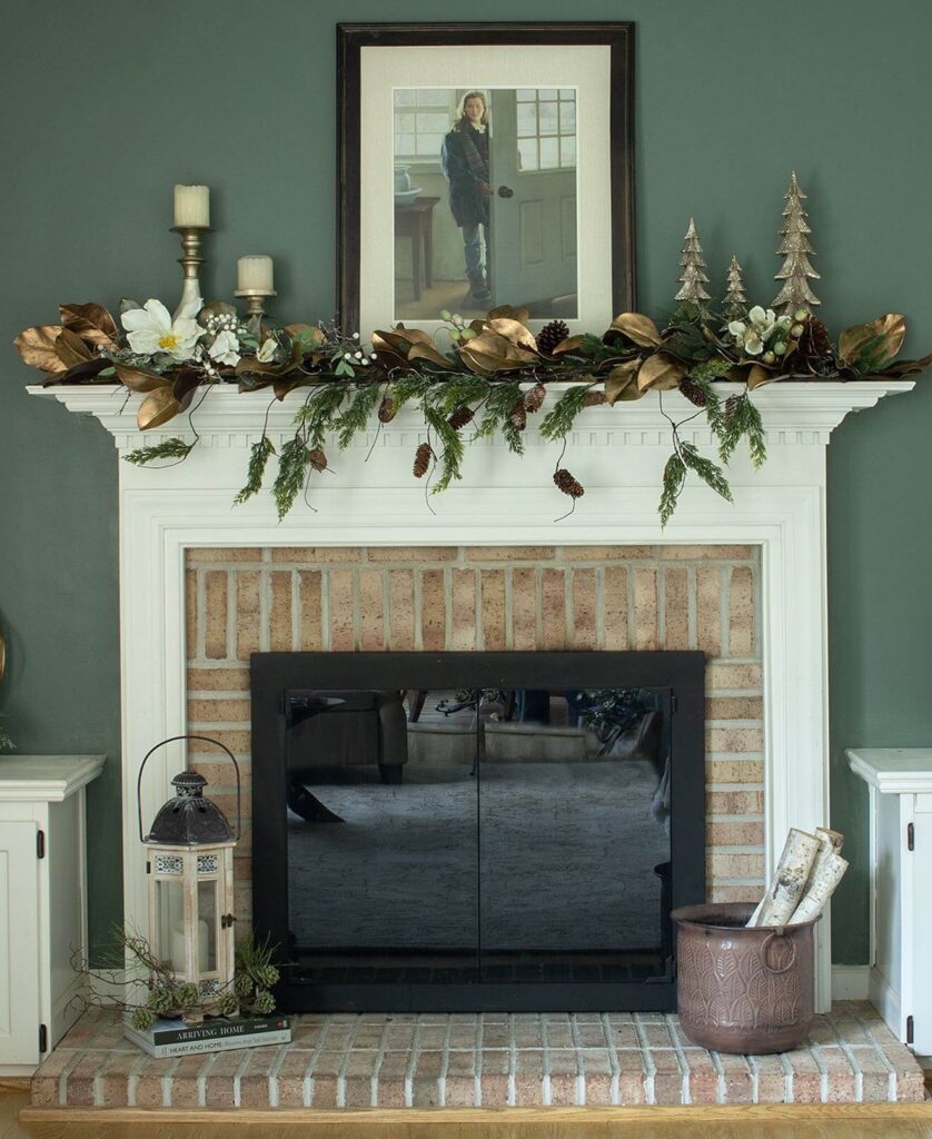 Christmas Mantel Decor Ideas to Try This Year 16