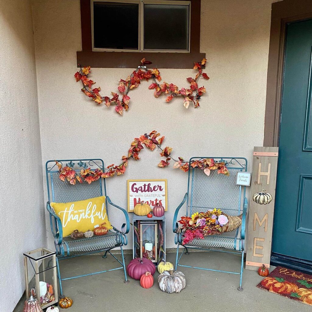 Thanksgiving Porch Decor Ideas to Welcome Fall 17