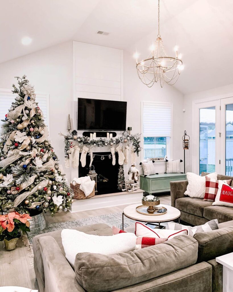 Christmas Living Room Ideas for a Festive Home 17