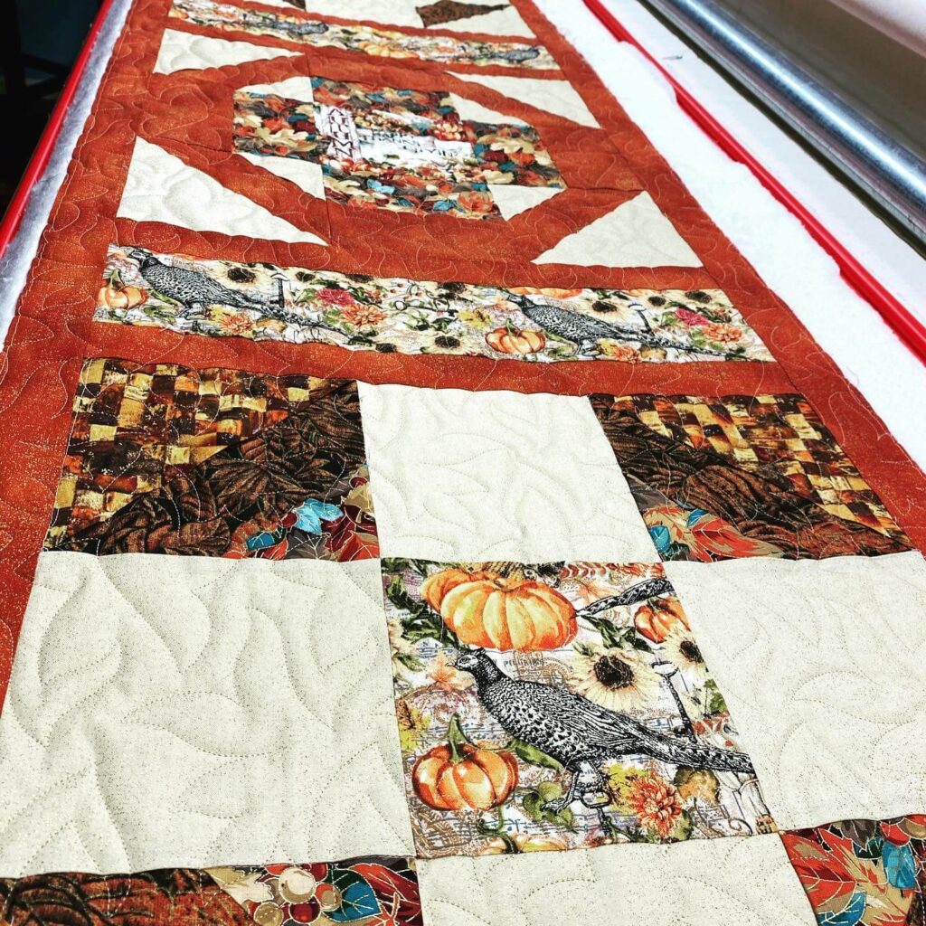 Thanksgiving Table Runner Ideas & Inspiration 17