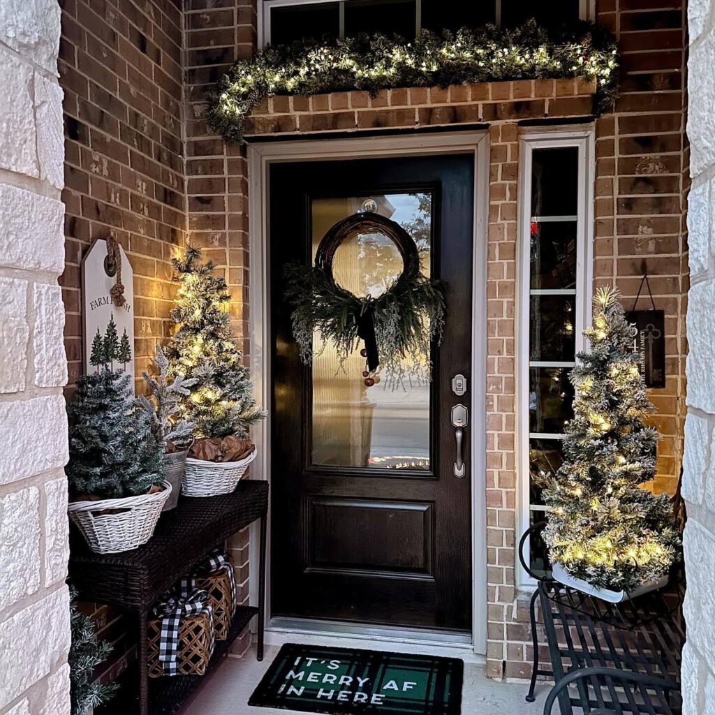 Front Porch Christmas Decor Ideas to Try Now 17