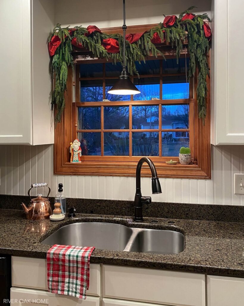Christmas Kitchen Decor Ideas to Try Now 17