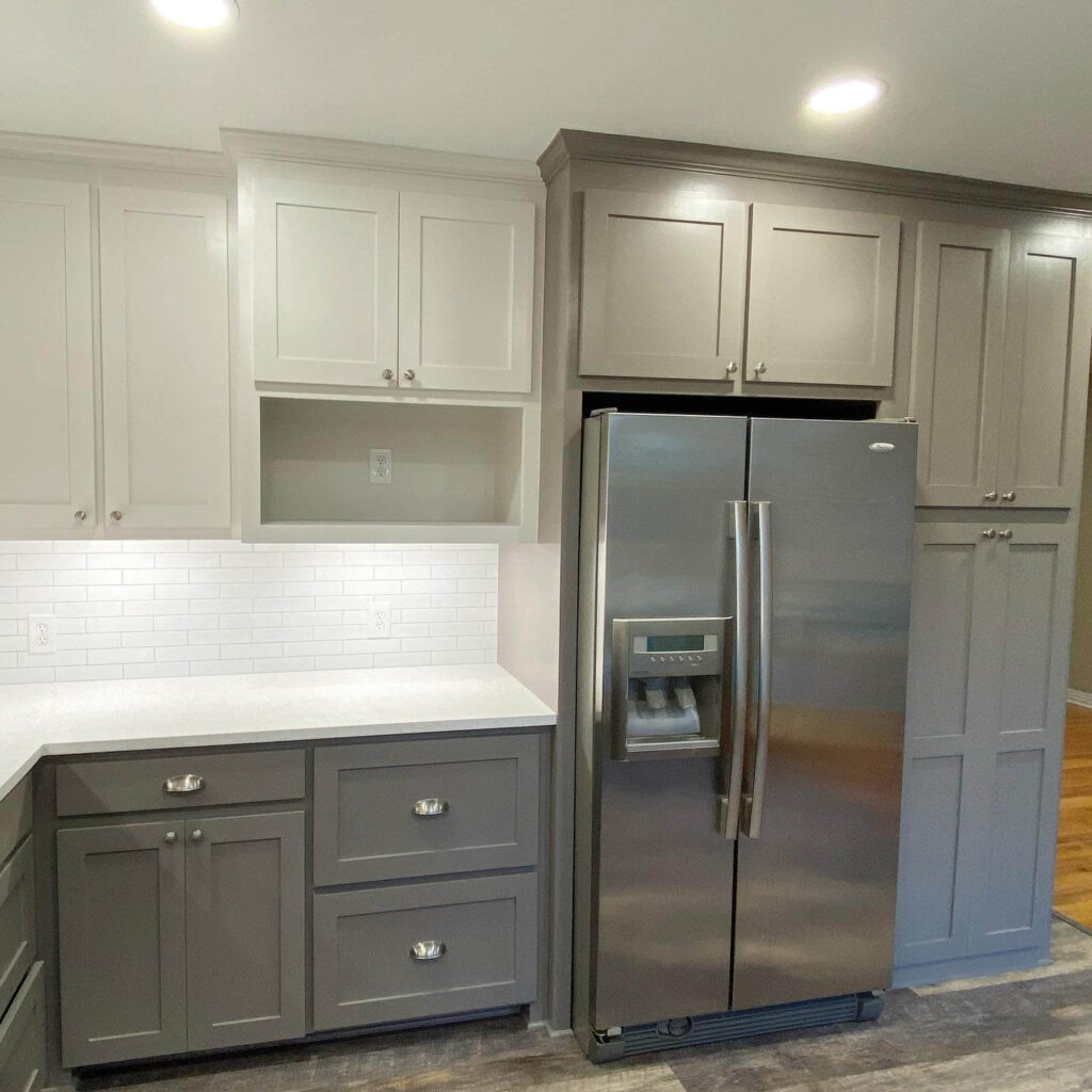 Two-Tone Kitchen Cabinet Ideas to Try Now 18