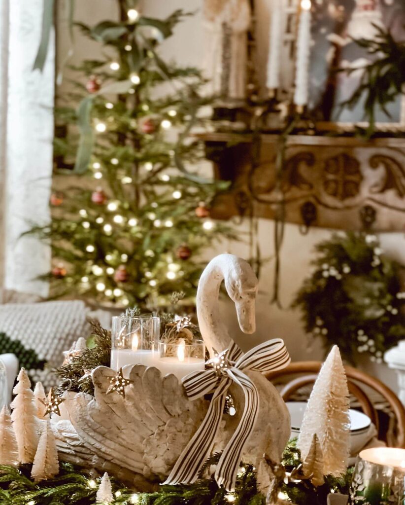 Small Space Christmas Decorating Ideas That Pop 18
