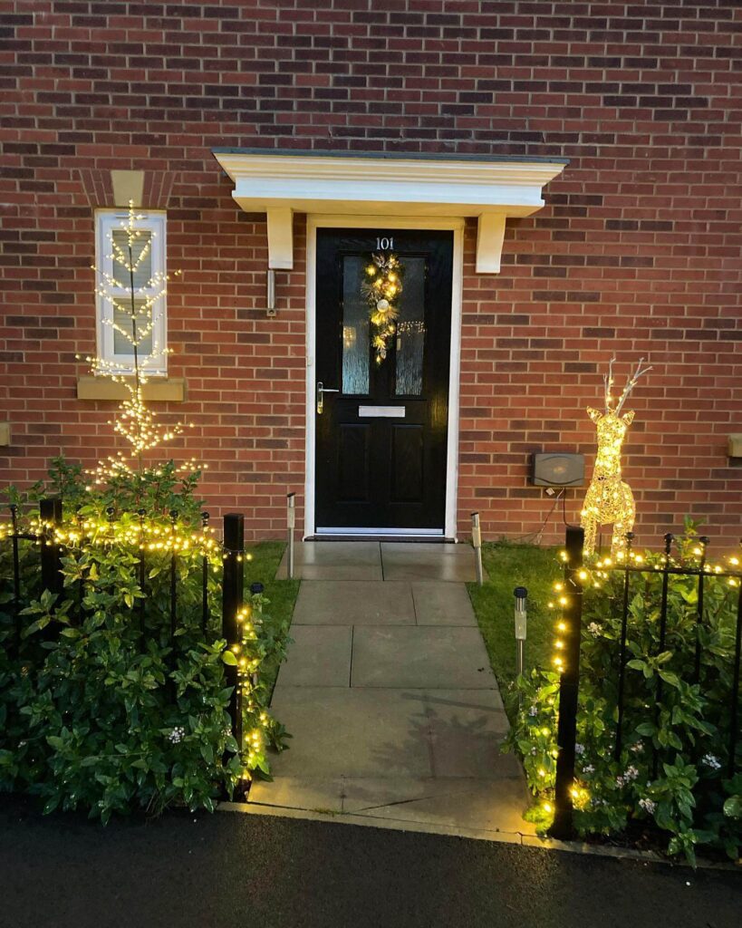 Christmas Outdoor Decorating Ideas to Wow 18