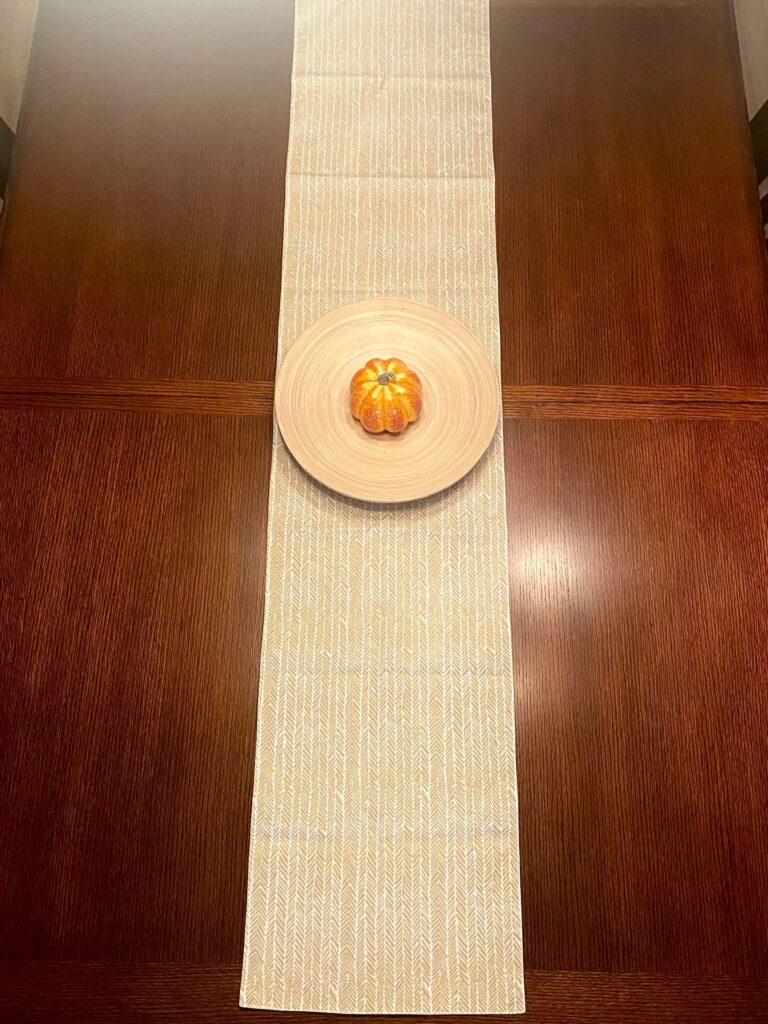 Thanksgiving Table Runner Ideas & Inspiration 18