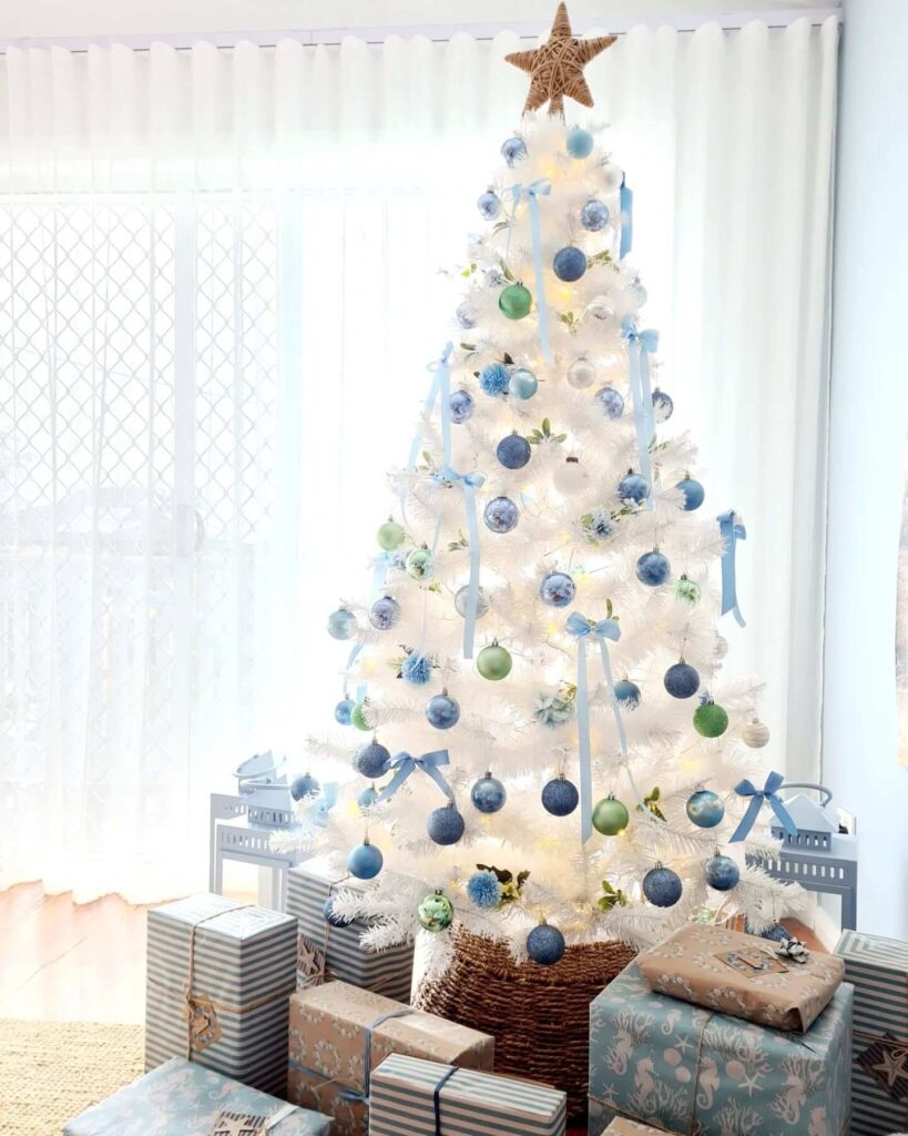 Blue and White Christmas Decor Ideas to Try 19