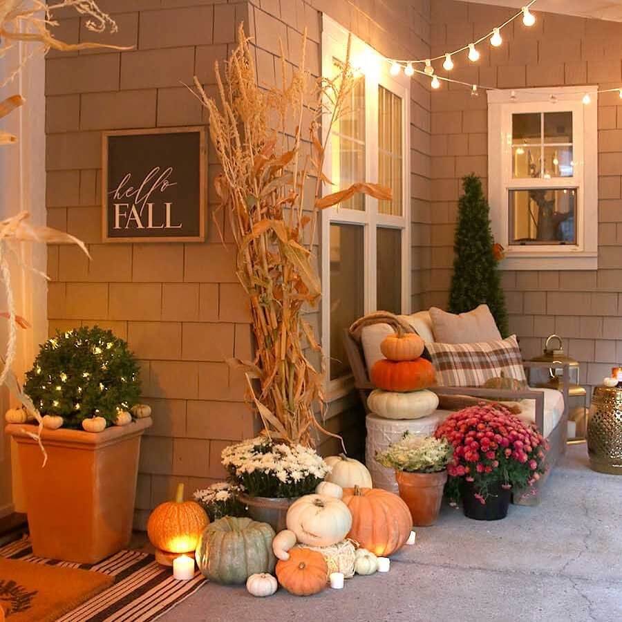 Thanksgiving Porch Decor Ideas to Welcome Fall 19