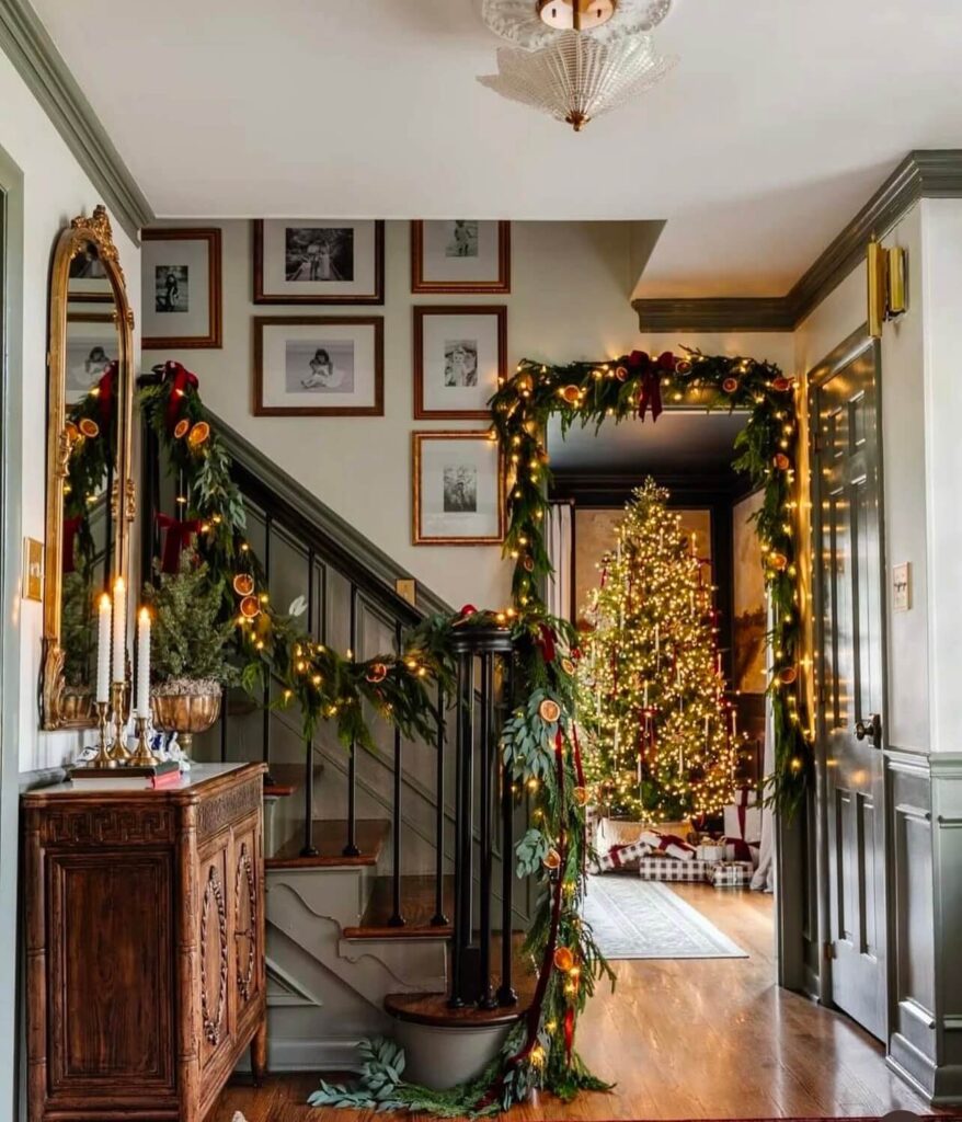 Christmas Entryway Ideas to Welcome Guests 19