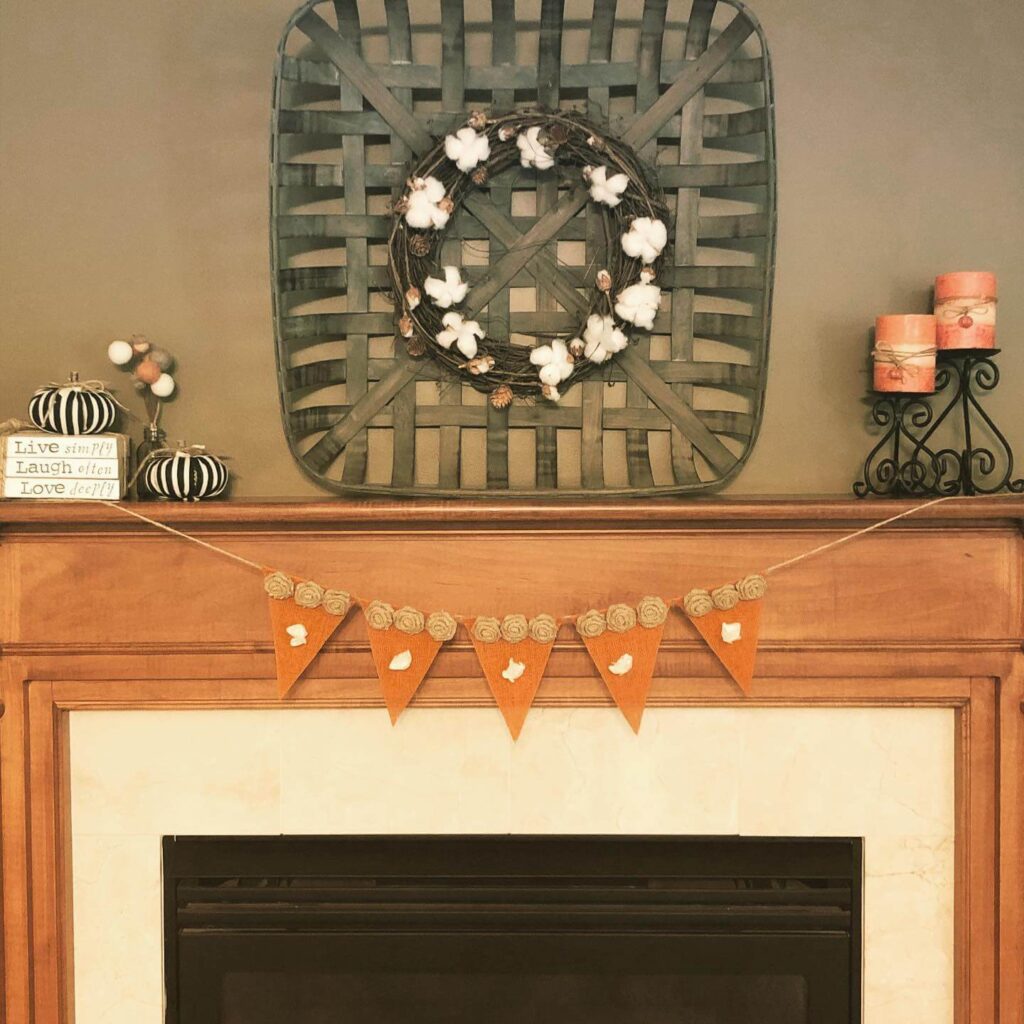 Thanksgiving Mantel Decor Ideas to Try Now 19