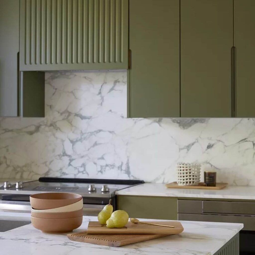 Trending Kitchen Cabinet Colors to Try Now 19