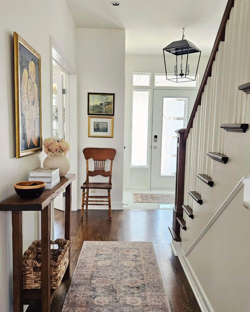 Entryway Ideas to Welcome in Style 19