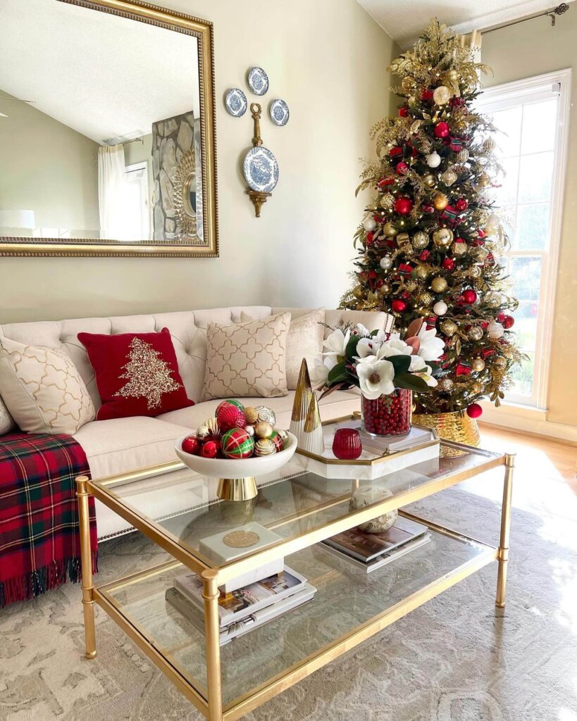 Christmas Living Room Ideas for a Festive Home 19